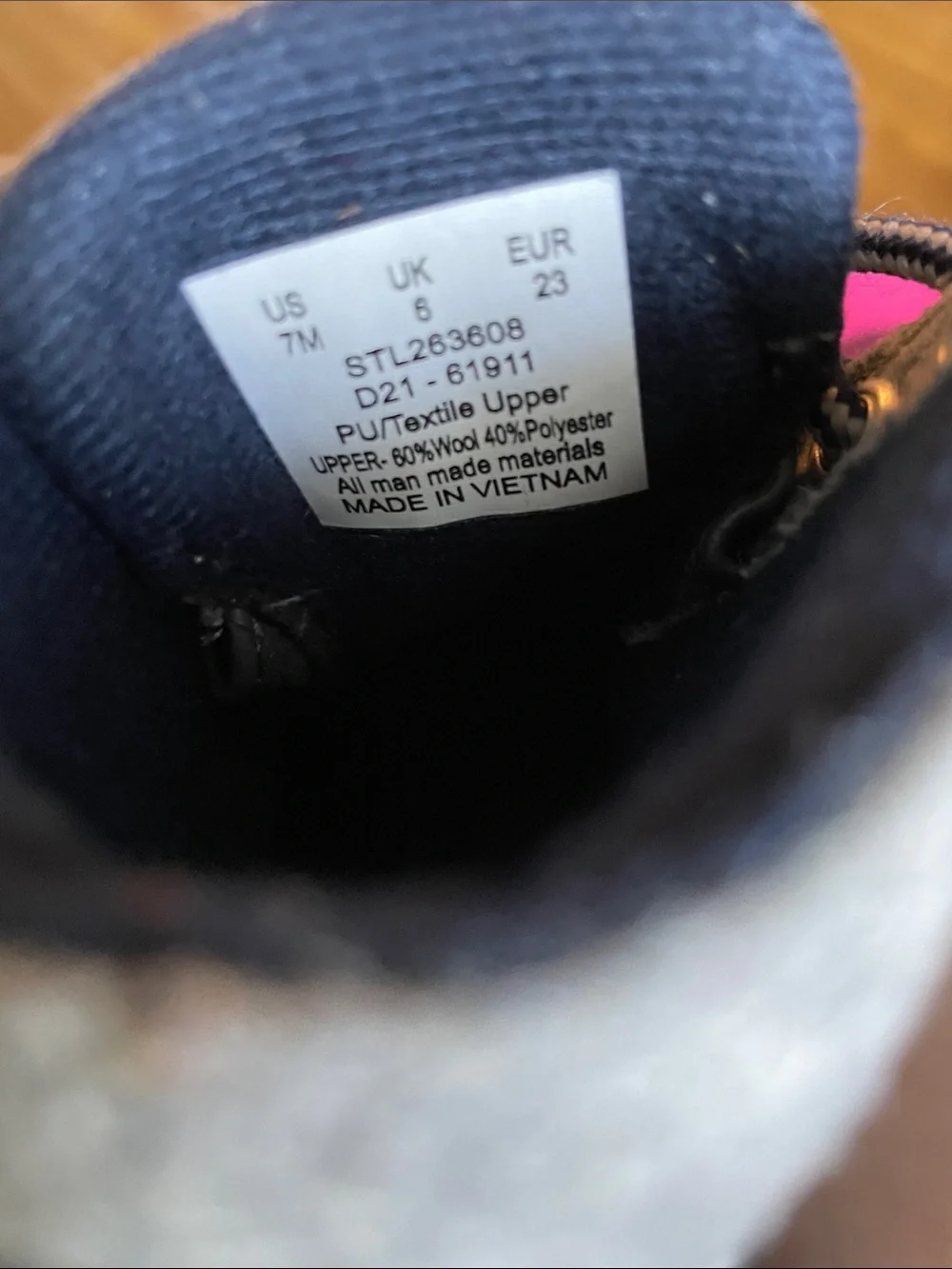Sperry Kids Gray and Black Duck-Style Boots size 7